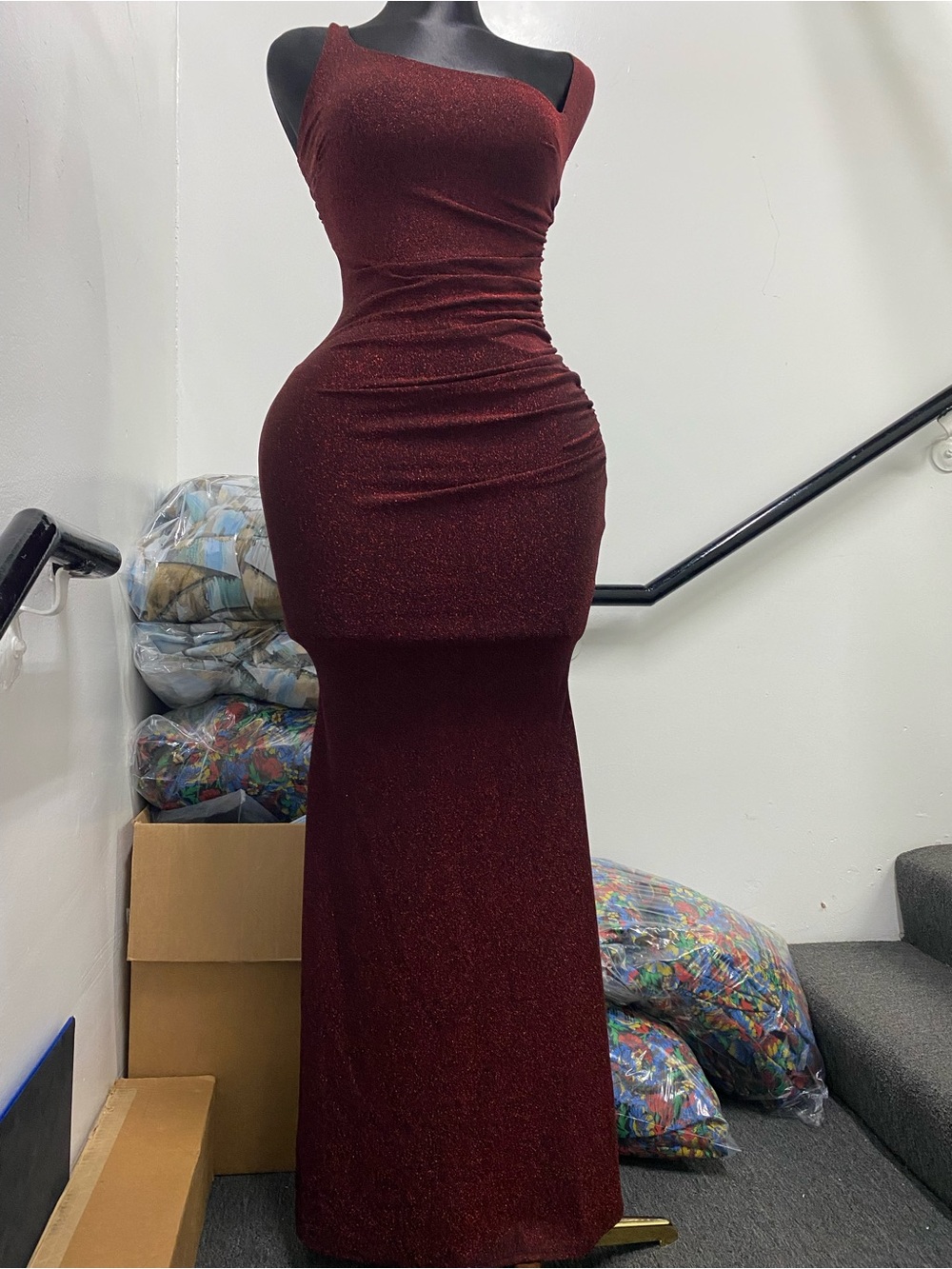 Elegant One-Shoulder Burgundy Evening Gown